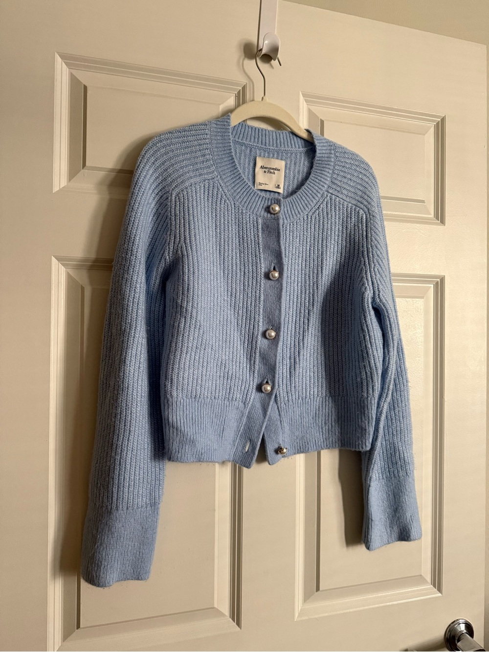 Abercrombie & Fitch Pearl Button Cardigan in Light Blue - Picture 2 of 7
